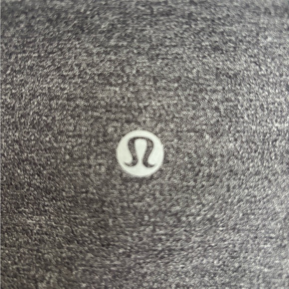 LULULEMON Legging w/Red/Grey Contour Detailing, Size 4, Like New Condition - Picture 10 of 11